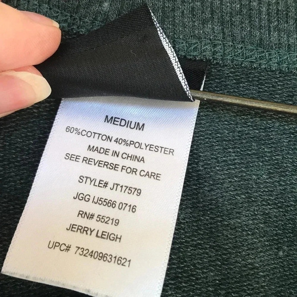 Modern Lux Green Graphic Cropped Bear Sweatshirt - Picture 5 of 8